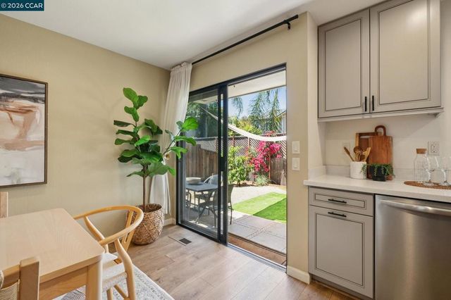 1660 San Luis Rd, Walnut Creek, CA 94597