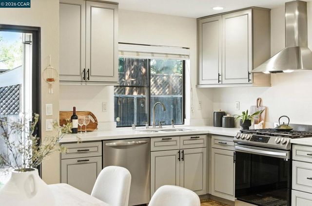 1660 San Luis Rd, Walnut Creek, CA 94597