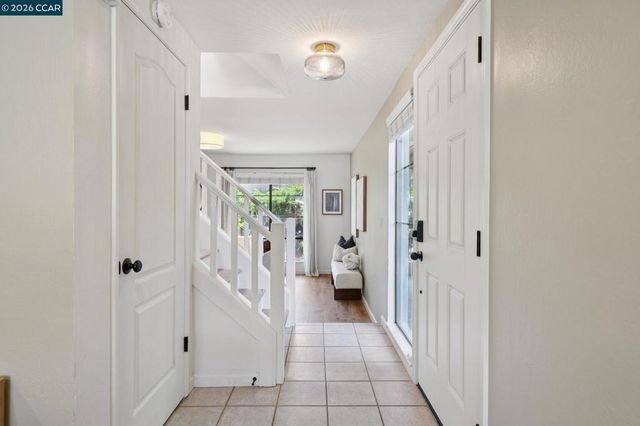 1660 San Luis Rd, Walnut Creek, CA 94597
