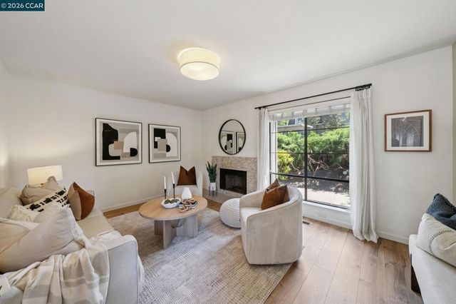 1660 San Luis Rd, Walnut Creek, CA 94597