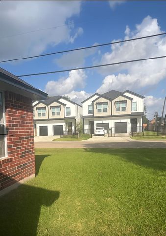 4529 Galesburg St Street, Houston, TX 77051