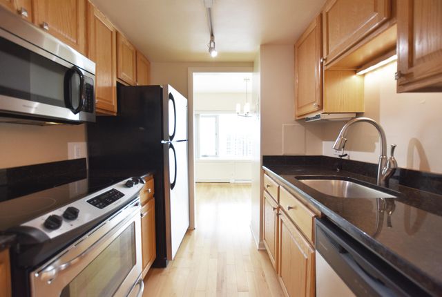 555 E William Street 20i, Ann Arbor, MI 48104