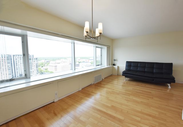 555 E William Street 20i, Ann Arbor, MI 48104