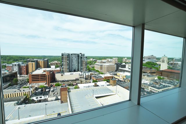 555 E William Street 20i, Ann Arbor, MI 48104