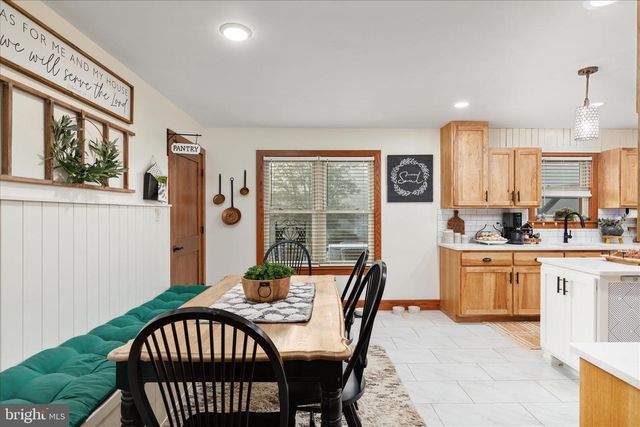 2050 BACK RD, Woodstock, VA 22664