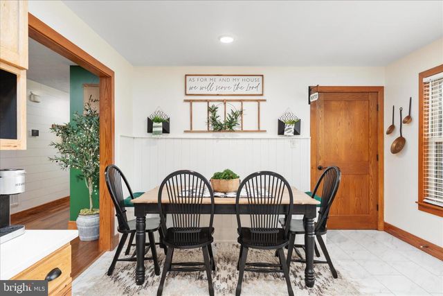 2050 BACK RD, Woodstock, VA 22664