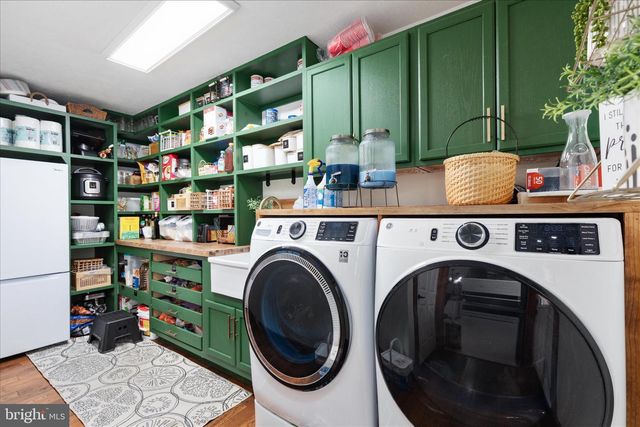 2050 BACK RD, Woodstock, VA 22664