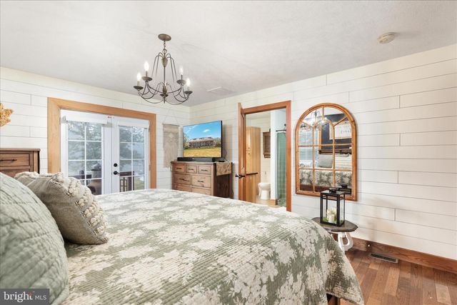 2050 BACK RD, Woodstock, VA 22664