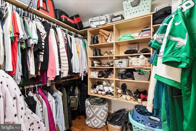 2050 BACK RD, Woodstock, VA 22664