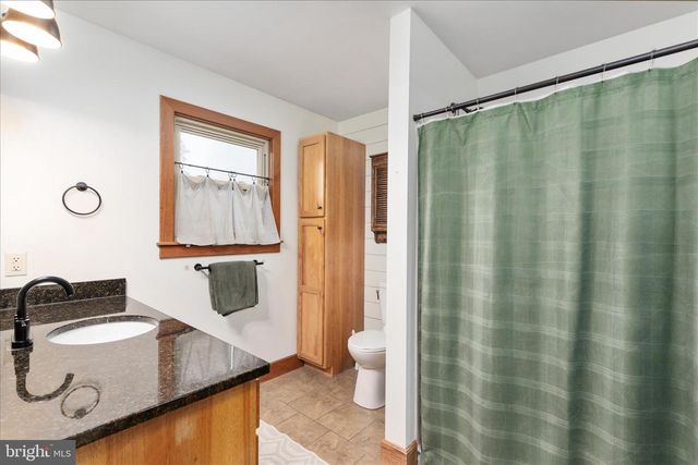 2050 BACK RD, Woodstock, VA 22664