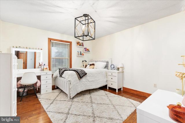 2050 BACK RD, Woodstock, VA 22664