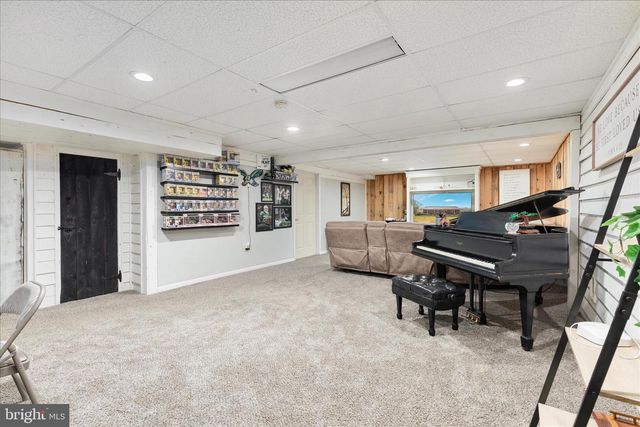 2050 BACK RD, Woodstock, VA 22664