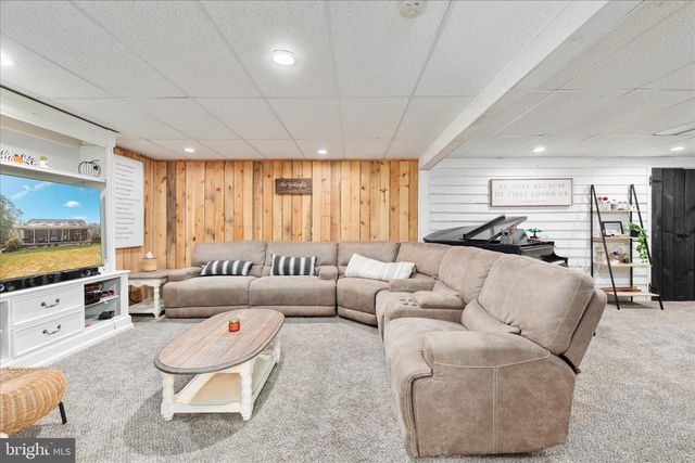 2050 BACK RD, Woodstock, VA 22664