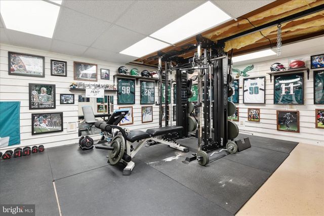 2050 BACK RD, Woodstock, VA 22664