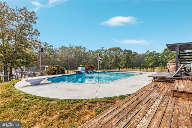 2050 BACK RD, Woodstock, VA 22664