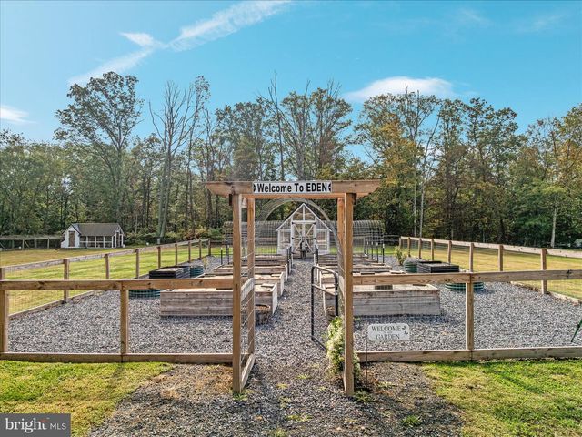 2050 BACK RD, Woodstock, VA 22664