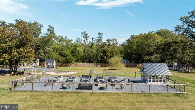 2050 BACK RD, Woodstock, VA 22664