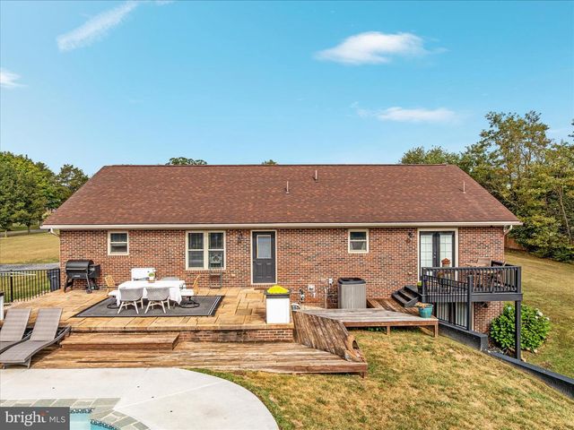 2050 BACK RD, Woodstock, VA 22664