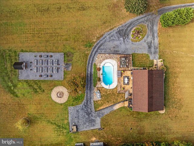 2050 BACK RD, Woodstock, VA 22664