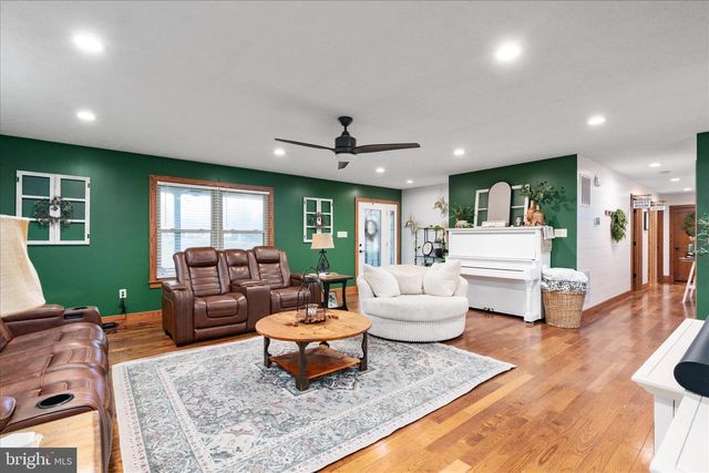 2050 BACK RD, Woodstock, VA 22664