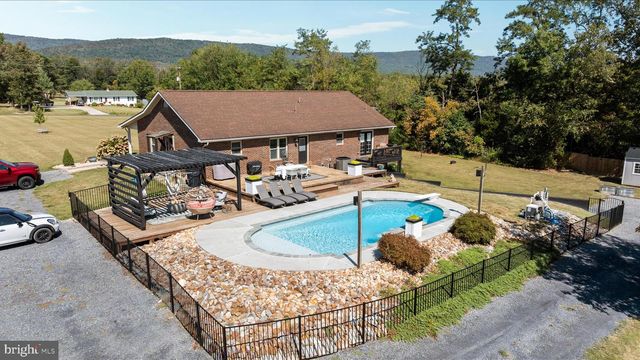 2050 BACK RD, Woodstock, VA 22664