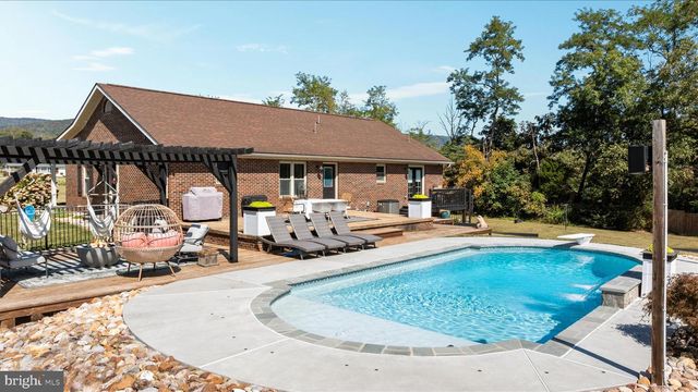 2050 BACK RD, Woodstock, VA 22664