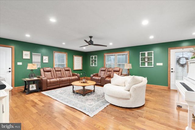 2050 BACK RD, Woodstock, VA 22664