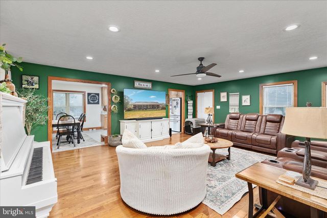 2050 BACK RD, Woodstock, VA 22664