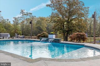 2050 BACK RD, Woodstock, VA 22664