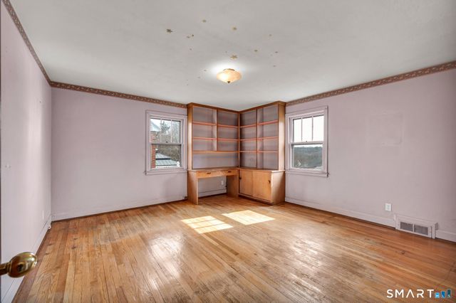 46 Meriden Avenue, Meriden, CT 06451