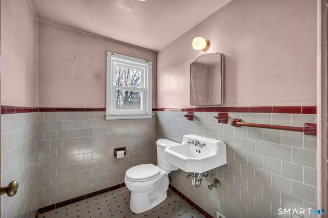 46 Meriden Avenue, Meriden, CT 06451