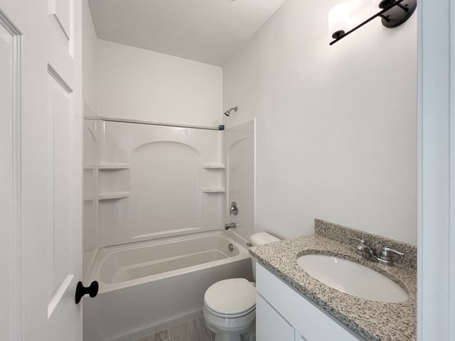 1731 S 5TH Street, Eldridge, IA 52748