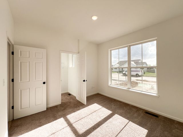 1731 S 5TH Street, Eldridge, IA 52748