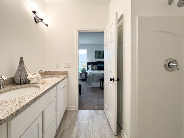1731 S 5TH Street, Eldridge, IA 52748