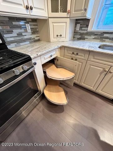 403 Cedar Avenue, Leonardo, NJ 07737