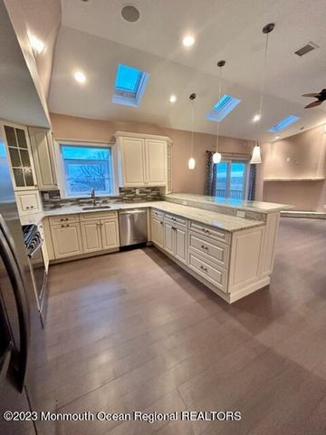 403 Cedar Avenue, Leonardo, NJ 07737