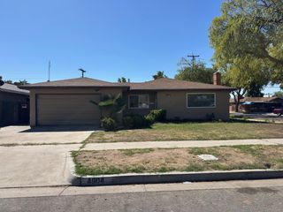 4904 E Weathermaker Avenue, Fresno, CA 93727