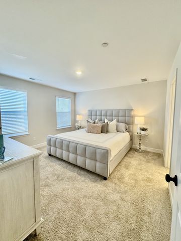 460 Buckwood Avenue, W, Thompsons Station, TN 37179