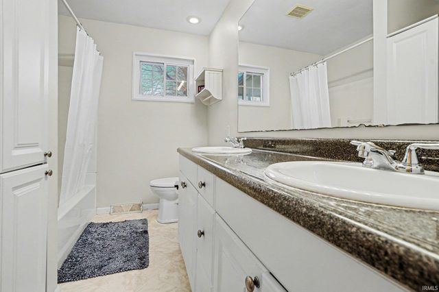 2514 Edison Road, South Bend, IN 46615