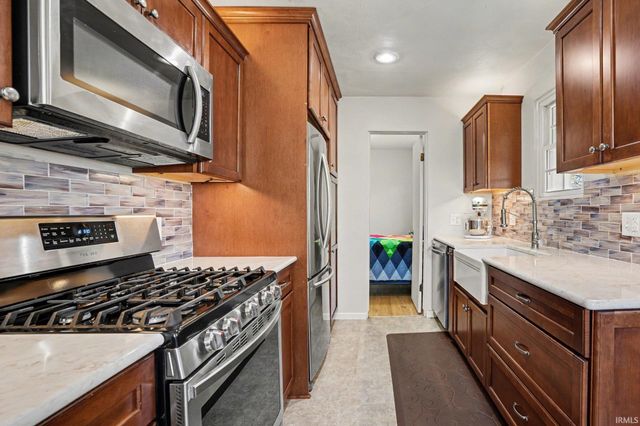 2514 Edison Road, South Bend, IN 46615