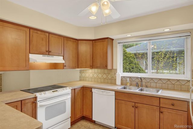 14341 Heritage Street, Riverview, MI 48193
