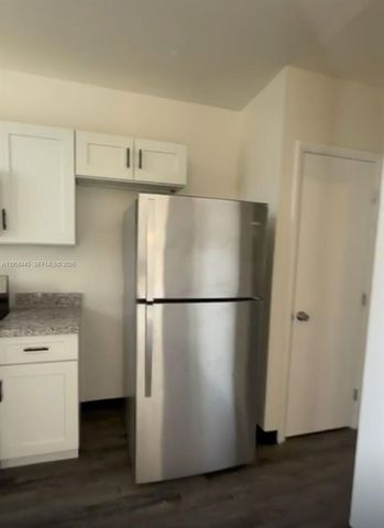 1191 NW 8th St Rd 07, Miami, FL 33136