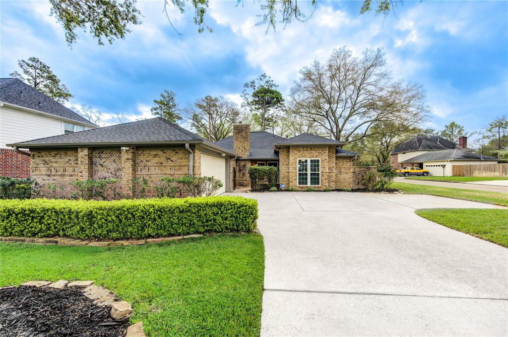 7727 Heathrow Lane, Spring, TX 77379