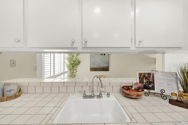 30 Belvedere Ct, Napa, CA 94559