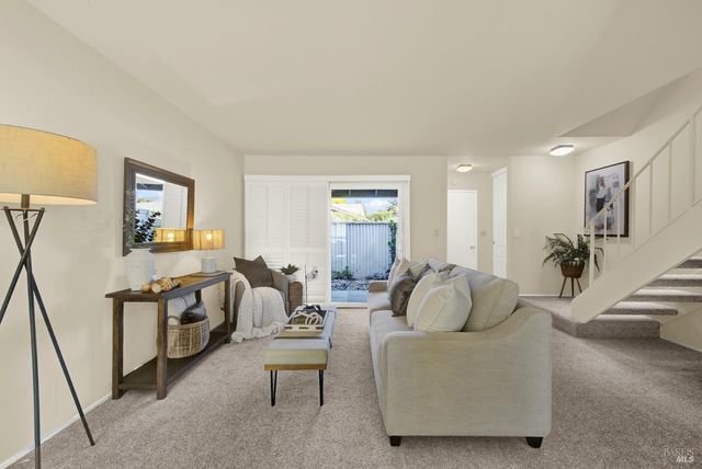 30 Belvedere Ct, Napa, CA 94559