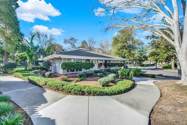 30 Belvedere Ct, Napa, CA 94559