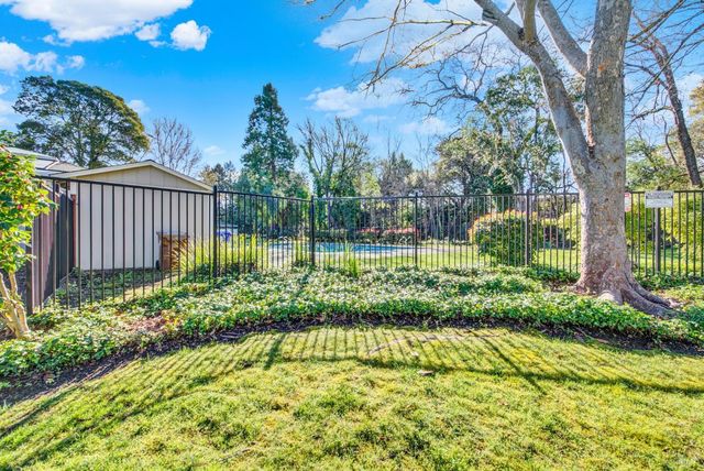 30 Belvedere Ct, Napa, CA 94559