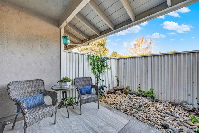 30 Belvedere Ct, Napa, CA 94559