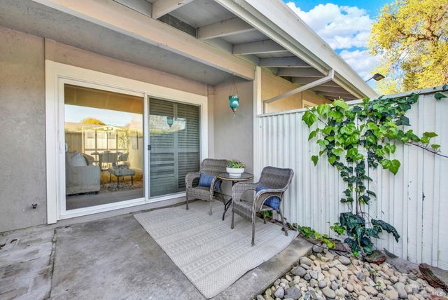 30 Belvedere Ct, Napa, CA 94559