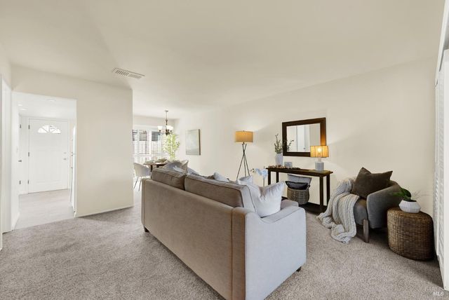 30 Belvedere Ct, Napa, CA 94559